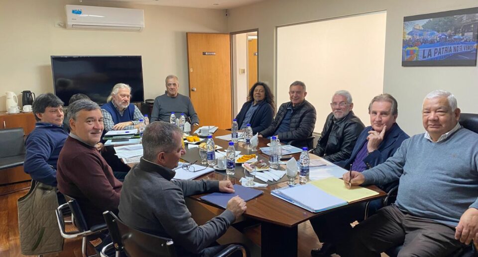 Idemar Martini, preside reunião da FESPAM em Buenos Aires